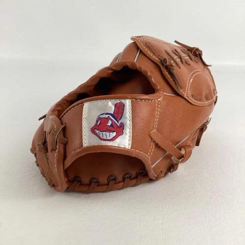 Cleveland Indians Baseball Glove Genuine Cowhide Laced Flex Action 2606 - Picture 2 of 10